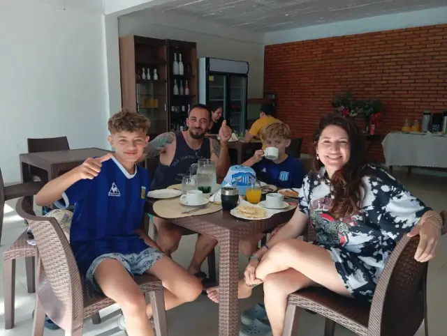 Desayuno buffet en familia